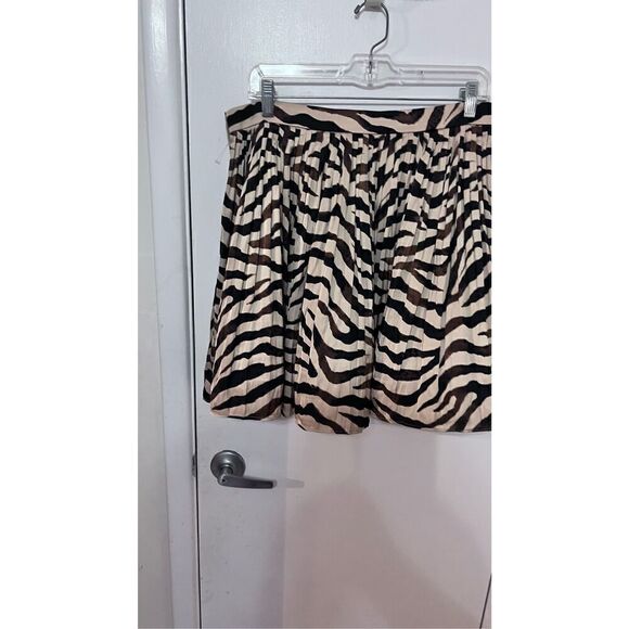 J. Crew Featherweight Satin Mini Skirt Animal Print womens sz 12 - Picture 6 of 8